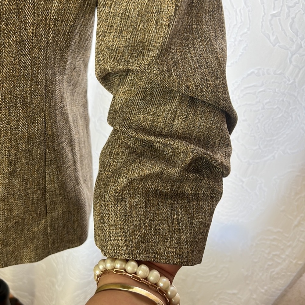 Blazer - Picture 4 of 5